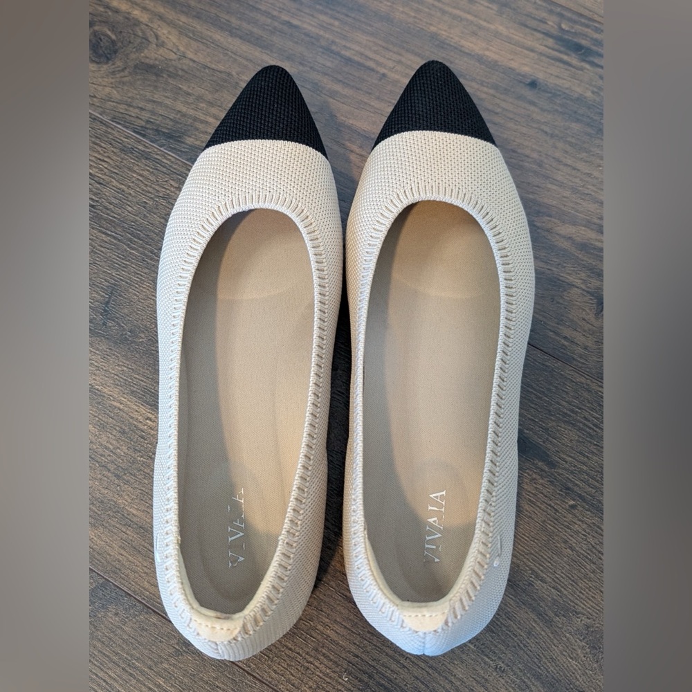 Vivaia Pointed-Toe Ballet Flats Almond and Black Size 38 EU - Picture 5 of 14